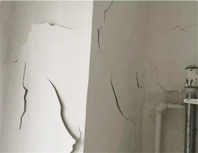 墙面掉皮.webp.jpg